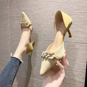 kitten heel shoes